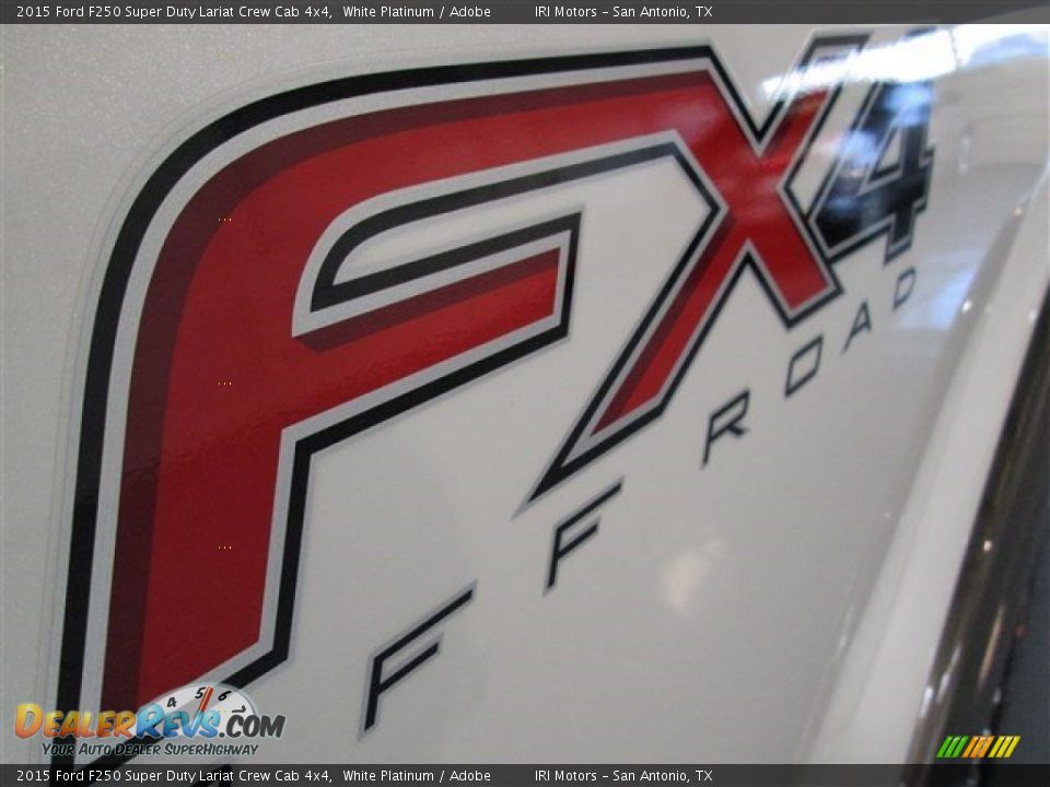 2015 Ford F250 Super Duty Lariat Crew Cab 4x4 White Platinum / Adobe Photo #10