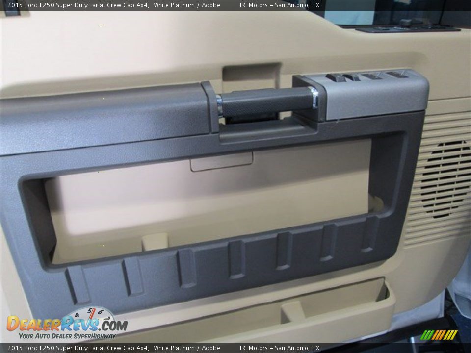 2015 Ford F250 Super Duty Lariat Crew Cab 4x4 White Platinum / Adobe Photo #16
