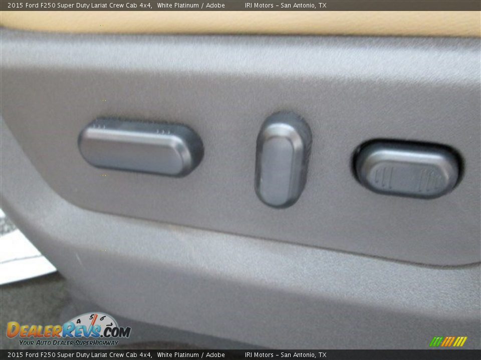 2015 Ford F250 Super Duty Lariat Crew Cab 4x4 White Platinum / Adobe Photo #17