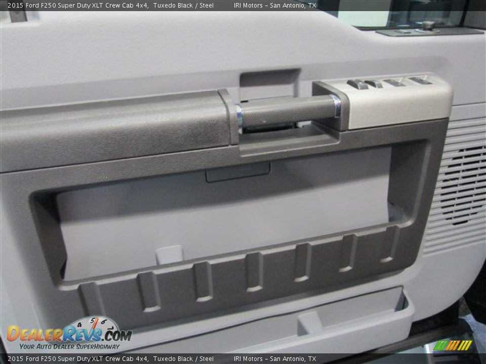 2015 Ford F250 Super Duty XLT Crew Cab 4x4 Tuxedo Black / Steel Photo #16