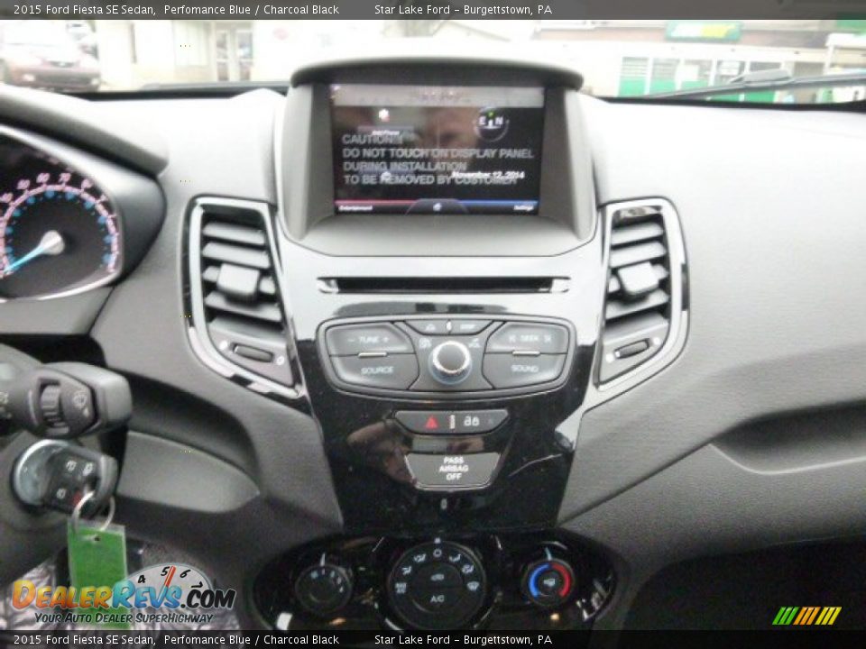 2015 Ford Fiesta SE Sedan Perfomance Blue / Charcoal Black Photo #16