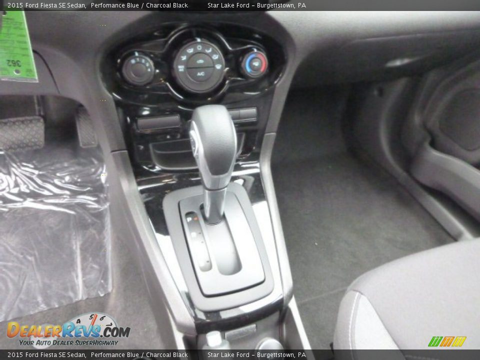 2015 Ford Fiesta SE Sedan Shifter Photo #17