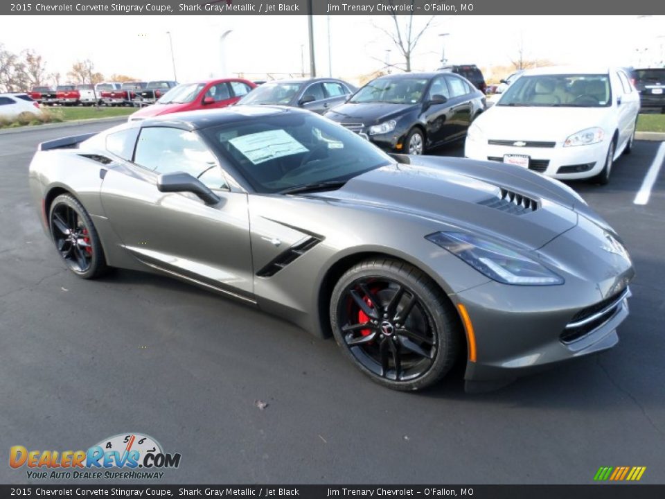 Front 3/4 View of 2015 Chevrolet Corvette Stingray Coupe Photo #3