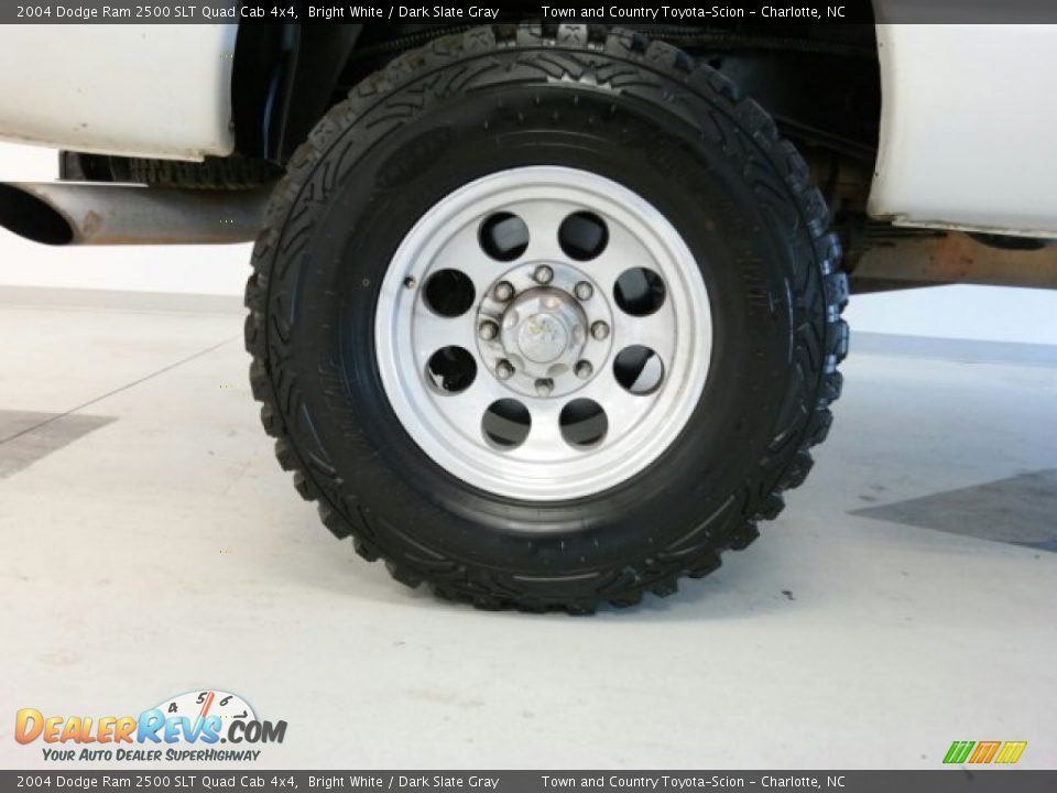2004 Dodge Ram 2500 SLT Quad Cab 4x4 Bright White / Dark Slate Gray Photo #2