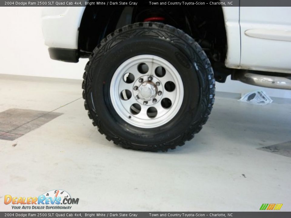 2004 Dodge Ram 2500 SLT Quad Cab 4x4 Bright White / Dark Slate Gray Photo #9