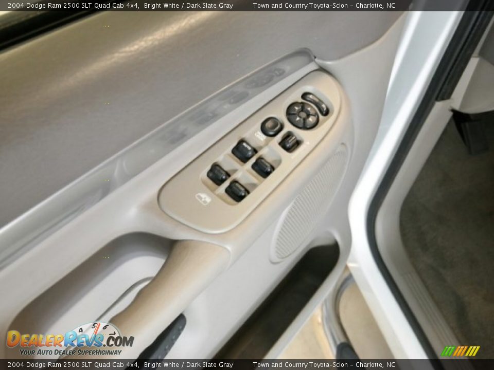 2004 Dodge Ram 2500 SLT Quad Cab 4x4 Bright White / Dark Slate Gray Photo #17