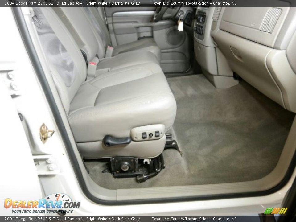 2004 Dodge Ram 2500 SLT Quad Cab 4x4 Bright White / Dark Slate Gray Photo #23