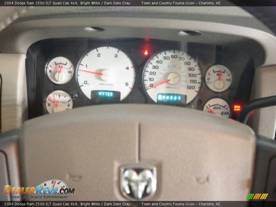 2004 Dodge Ram 2500 SLT Quad Cab 4x4 Bright White / Dark Slate Gray Photo #31