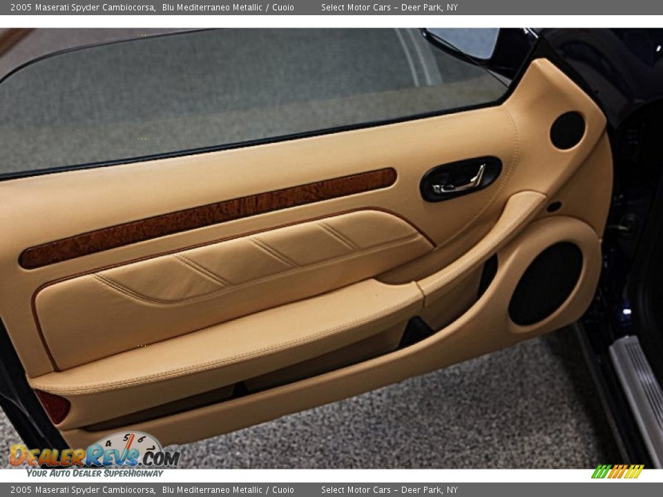 Door Panel of 2005 Maserati Spyder Cambiocorsa Photo #7