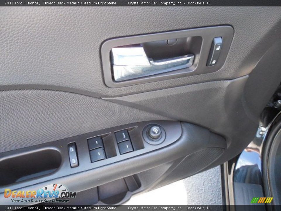2011 Ford Fusion SE Tuxedo Black Metallic / Medium Light Stone Photo #17