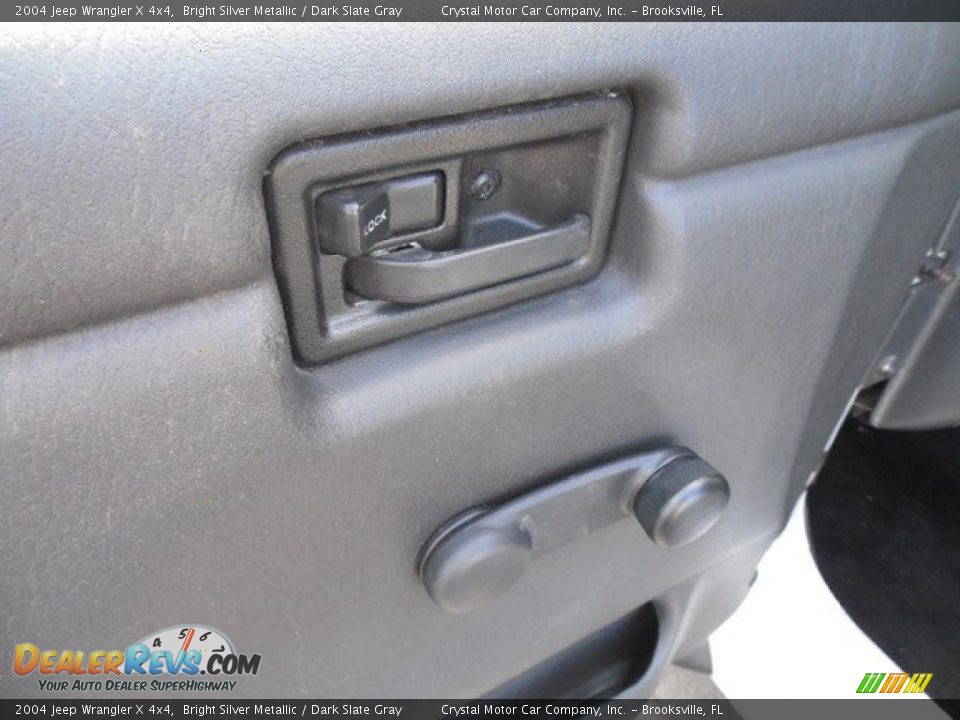 2004 Jeep Wrangler X 4x4 Bright Silver Metallic / Dark Slate Gray Photo #18