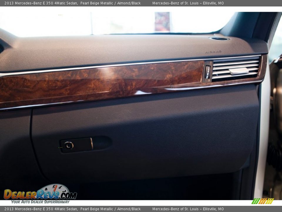 2013 Mercedes-Benz E 350 4Matic Sedan Pearl Beige Metallic / Almond/Black Photo #32