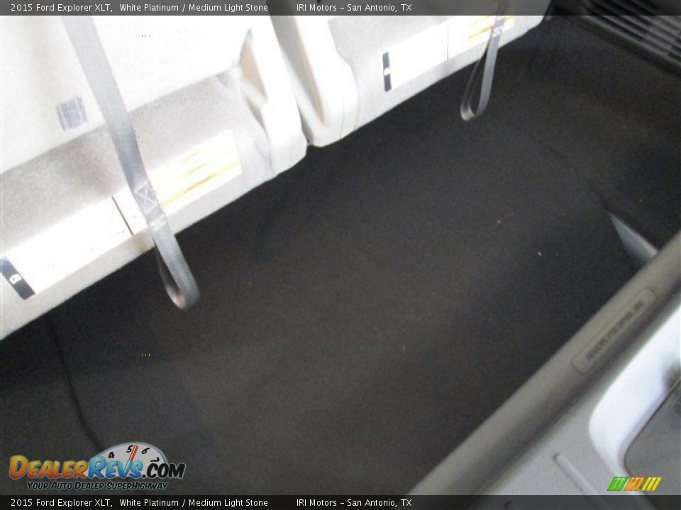 2015 Ford Explorer XLT White Platinum / Medium Light Stone Photo #14