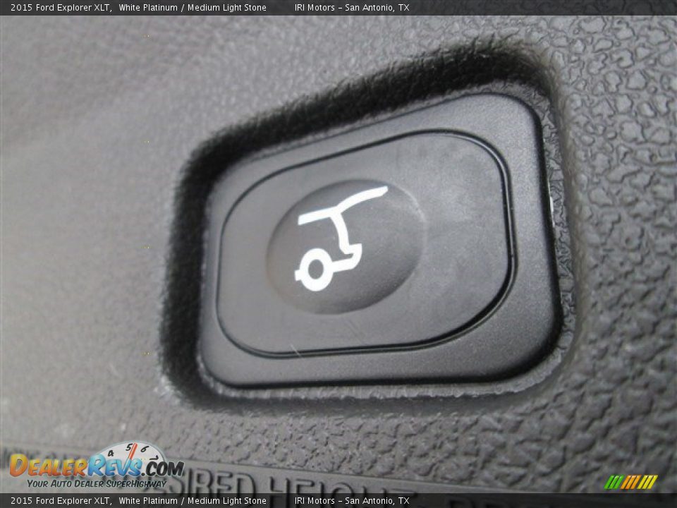 2015 Ford Explorer XLT White Platinum / Medium Light Stone Photo #15