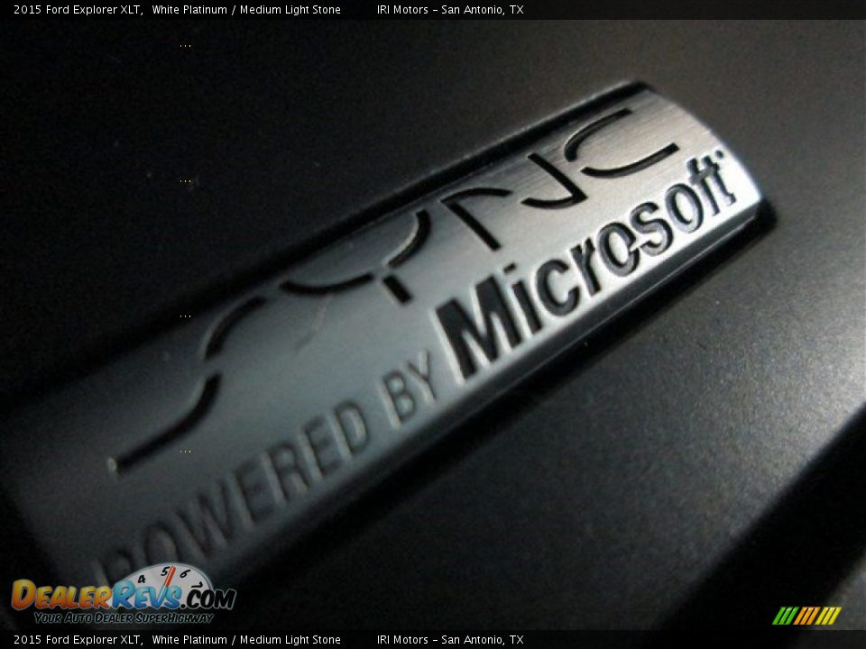 2015 Ford Explorer XLT White Platinum / Medium Light Stone Photo #19