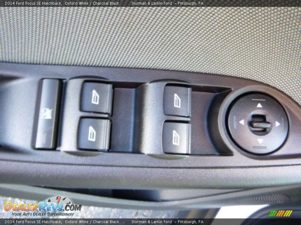 2014 Ford Focus SE Hatchback Oxford White / Charcoal Black Photo #11
