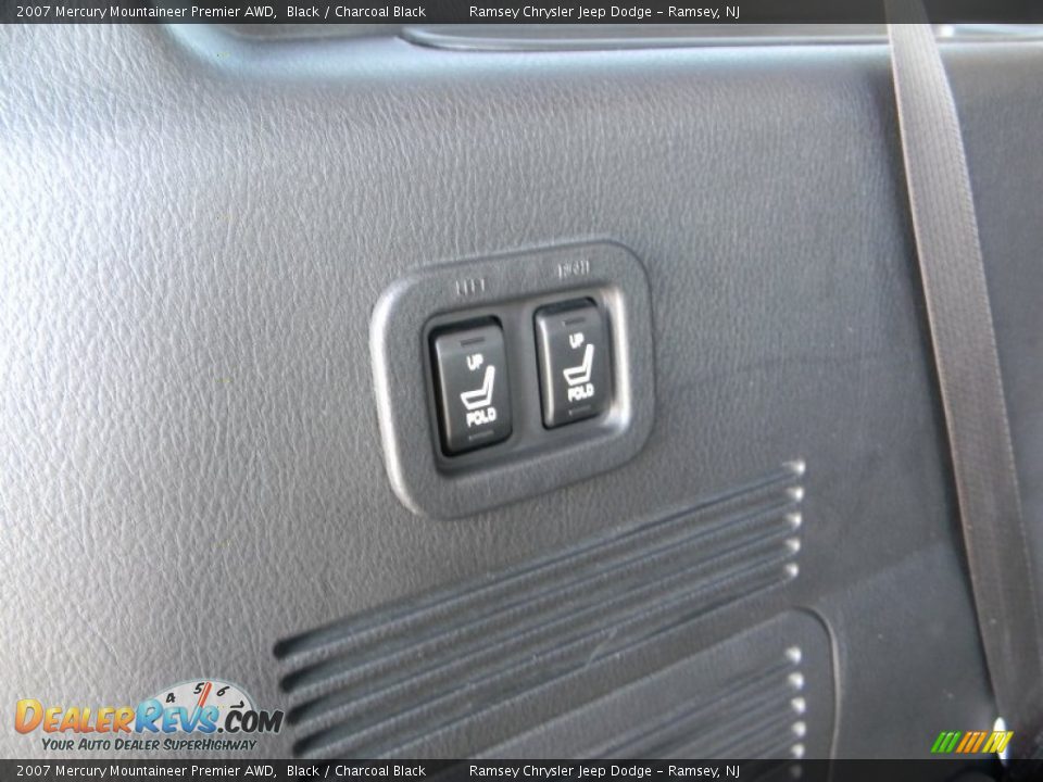 2007 Mercury Mountaineer Premier AWD Black / Charcoal Black Photo #10