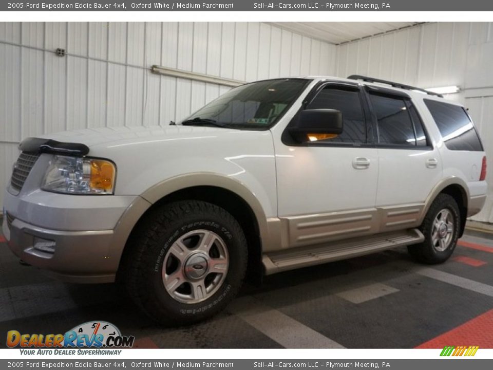 2005 Ford Expedition Eddie Bauer 4x4 Oxford White / Medium Parchment Photo #2