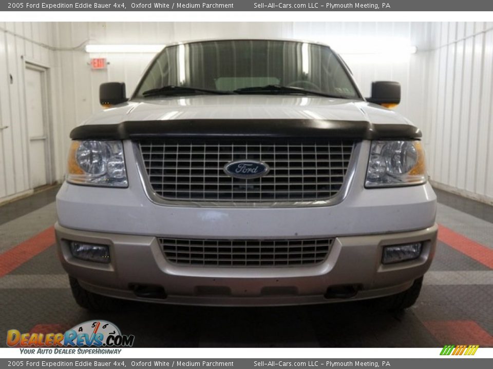 2005 Ford Expedition Eddie Bauer 4x4 Oxford White / Medium Parchment Photo #4