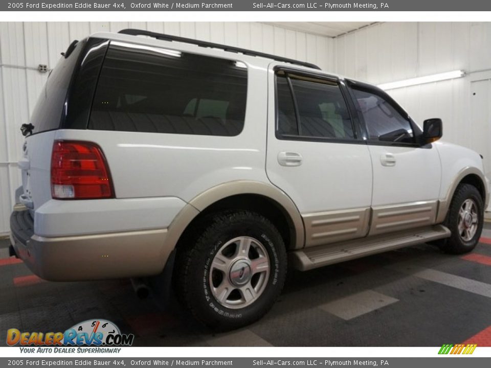 2005 Ford Expedition Eddie Bauer 4x4 Oxford White / Medium Parchment Photo #7