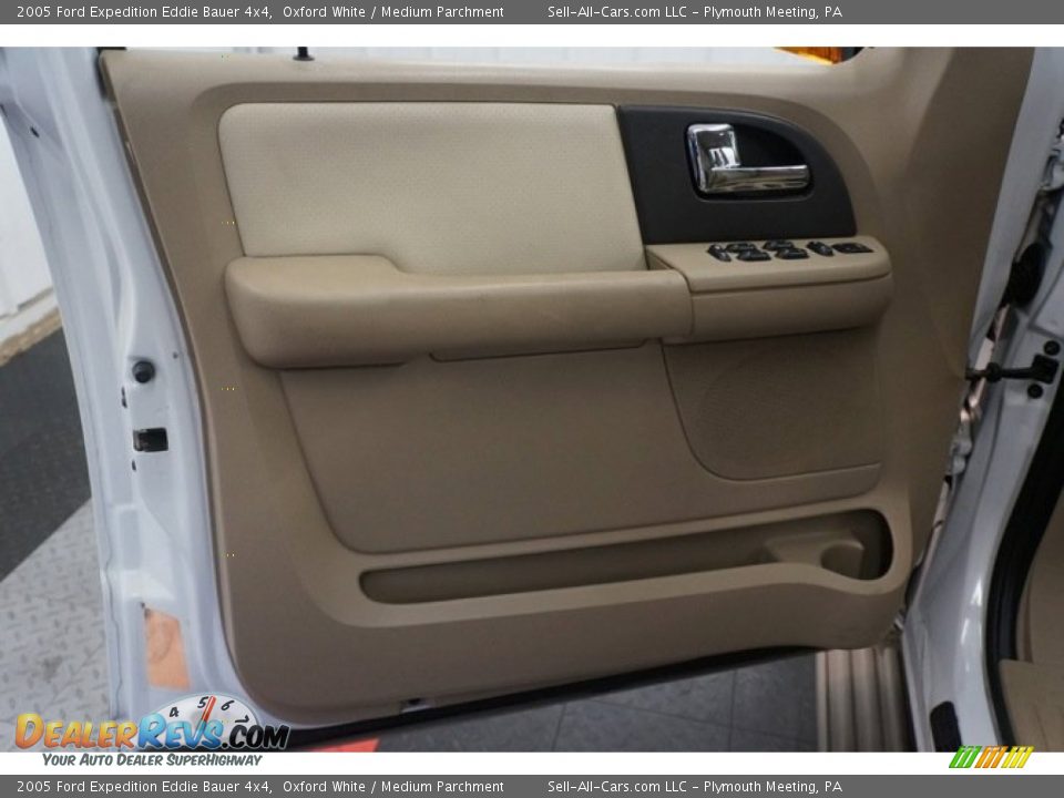 2005 Ford Expedition Eddie Bauer 4x4 Oxford White / Medium Parchment Photo #12