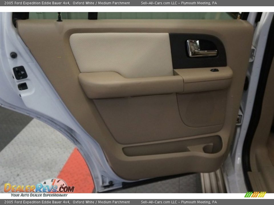 2005 Ford Expedition Eddie Bauer 4x4 Oxford White / Medium Parchment Photo #15