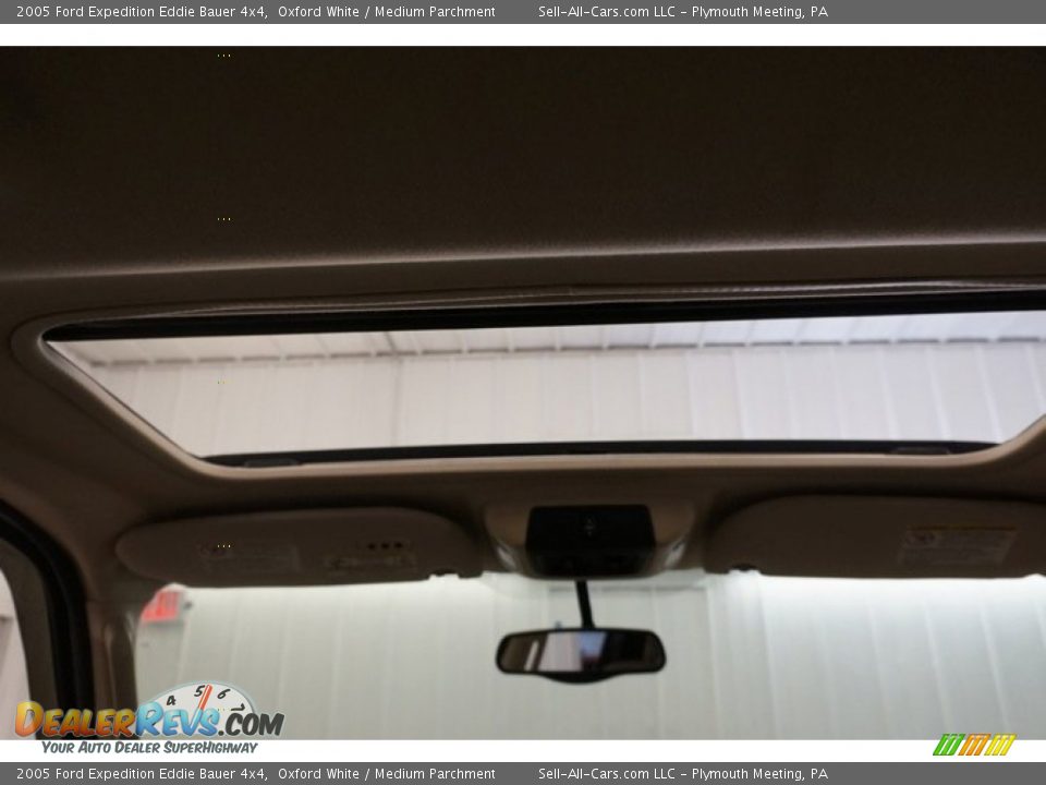 2005 Ford Expedition Eddie Bauer 4x4 Oxford White / Medium Parchment Photo #22