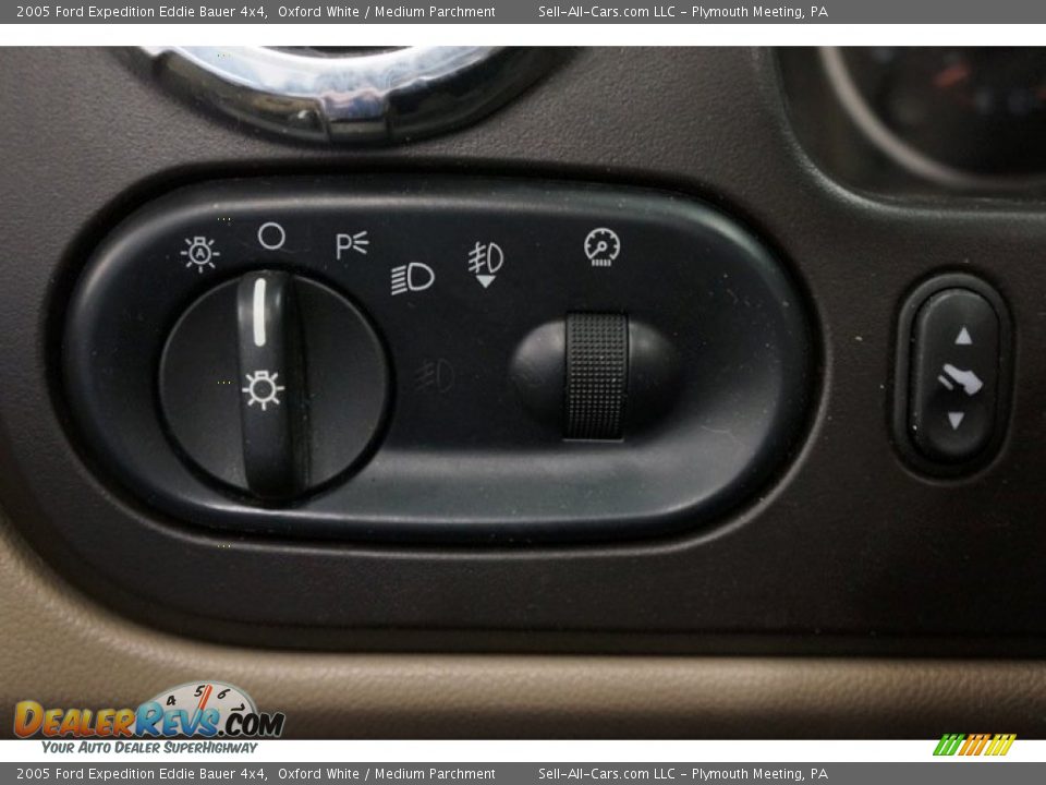 2005 Ford Expedition Eddie Bauer 4x4 Oxford White / Medium Parchment Photo #27