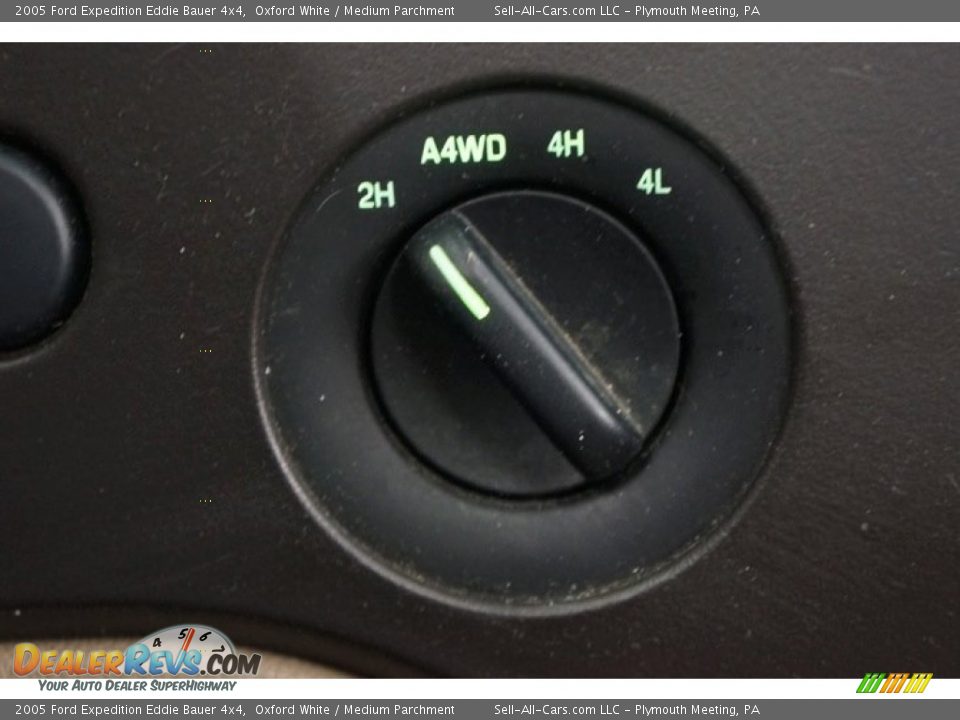 2005 Ford Expedition Eddie Bauer 4x4 Oxford White / Medium Parchment Photo #31