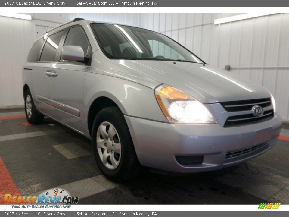 2007 Kia Sedona LX Silver / Gray Photo #5