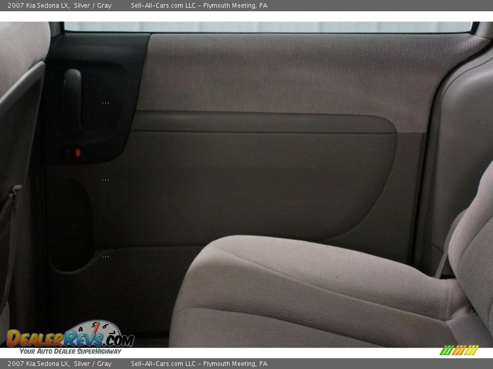 2007 Kia Sedona LX Silver / Gray Photo #16