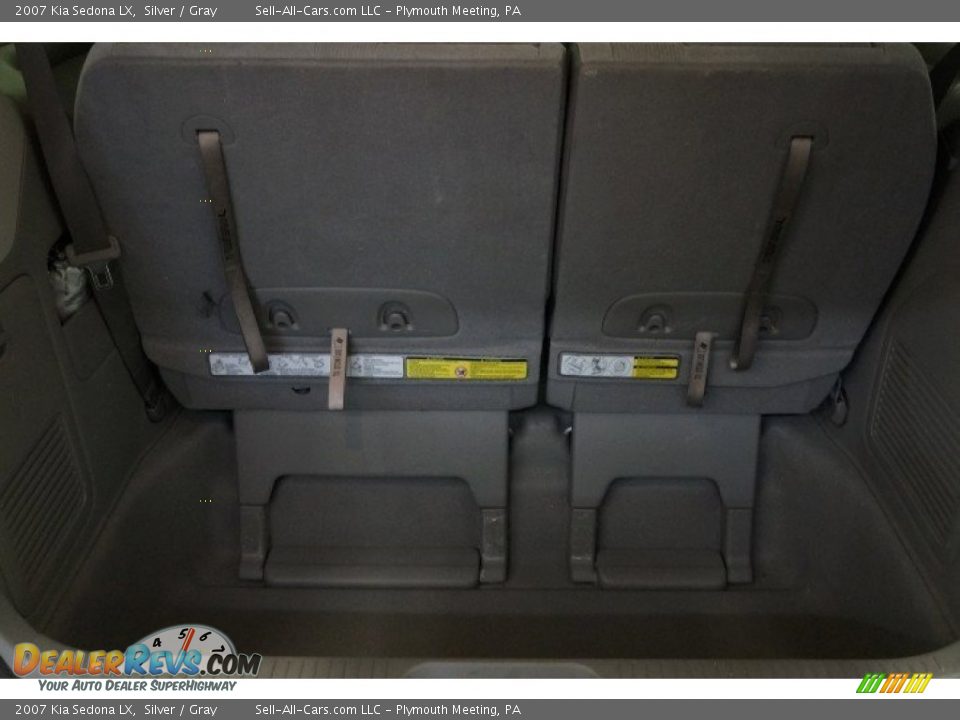 2007 Kia Sedona LX Silver / Gray Photo #18