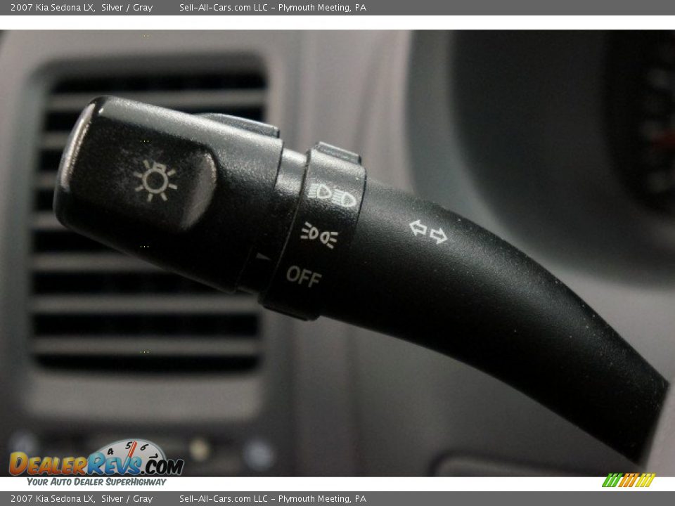 2007 Kia Sedona LX Silver / Gray Photo #22