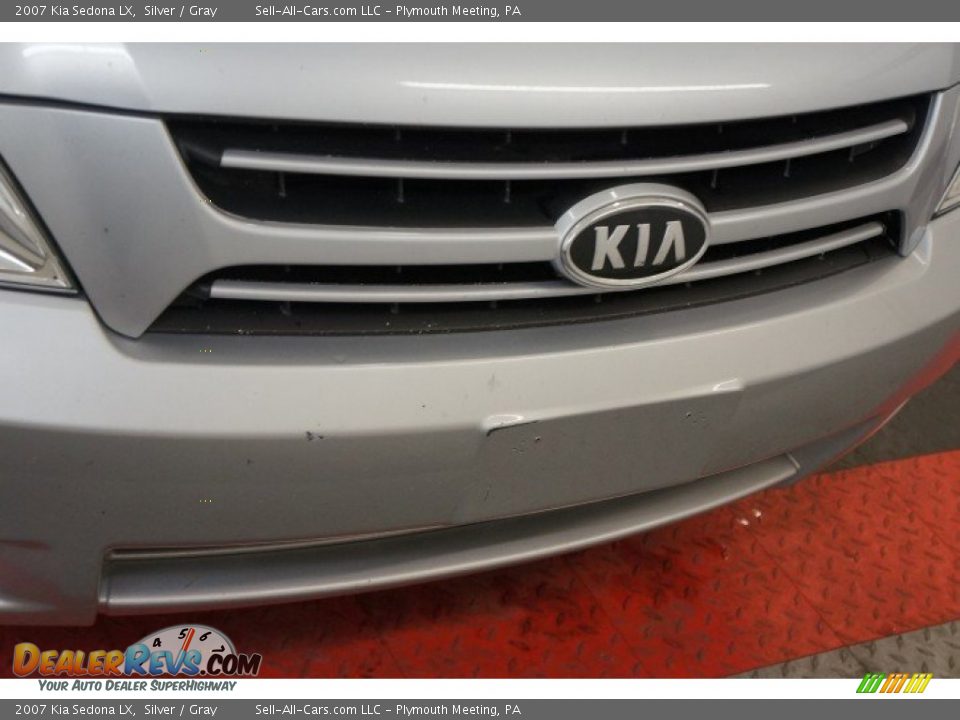 2007 Kia Sedona LX Silver / Gray Photo #36