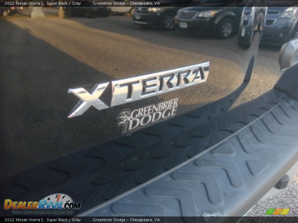 2012 Nissan Xterra S Super Black / Gray Photo #25