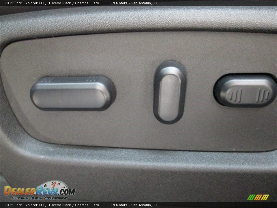 2015 Ford Explorer XLT Tuxedo Black / Charcoal Black Photo #17