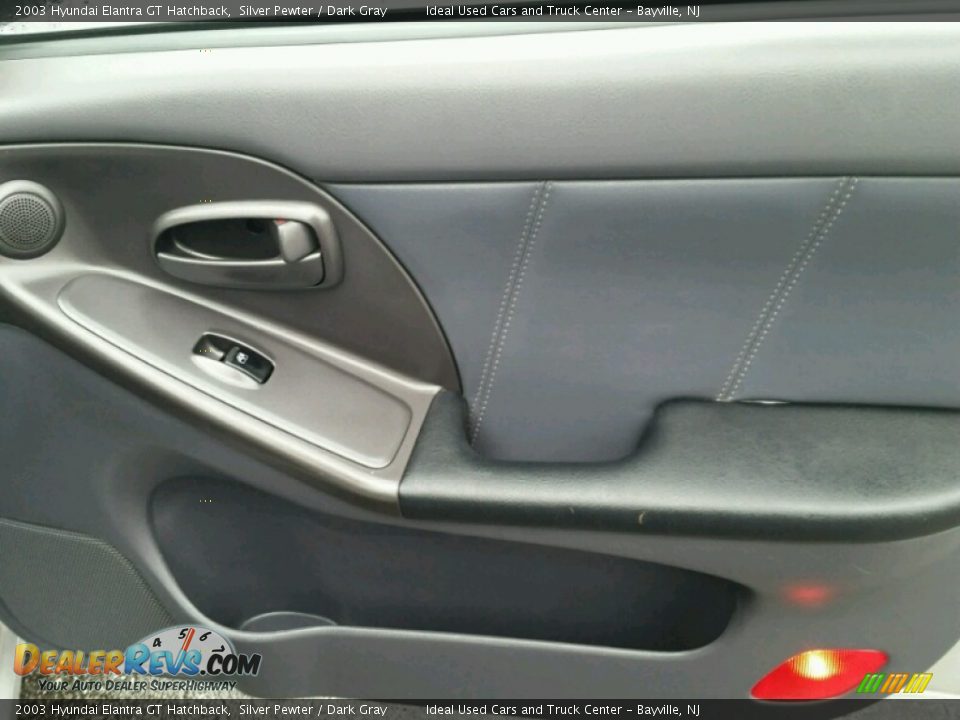 2003 Hyundai Elantra GT Hatchback Silver Pewter / Dark Gray Photo #9