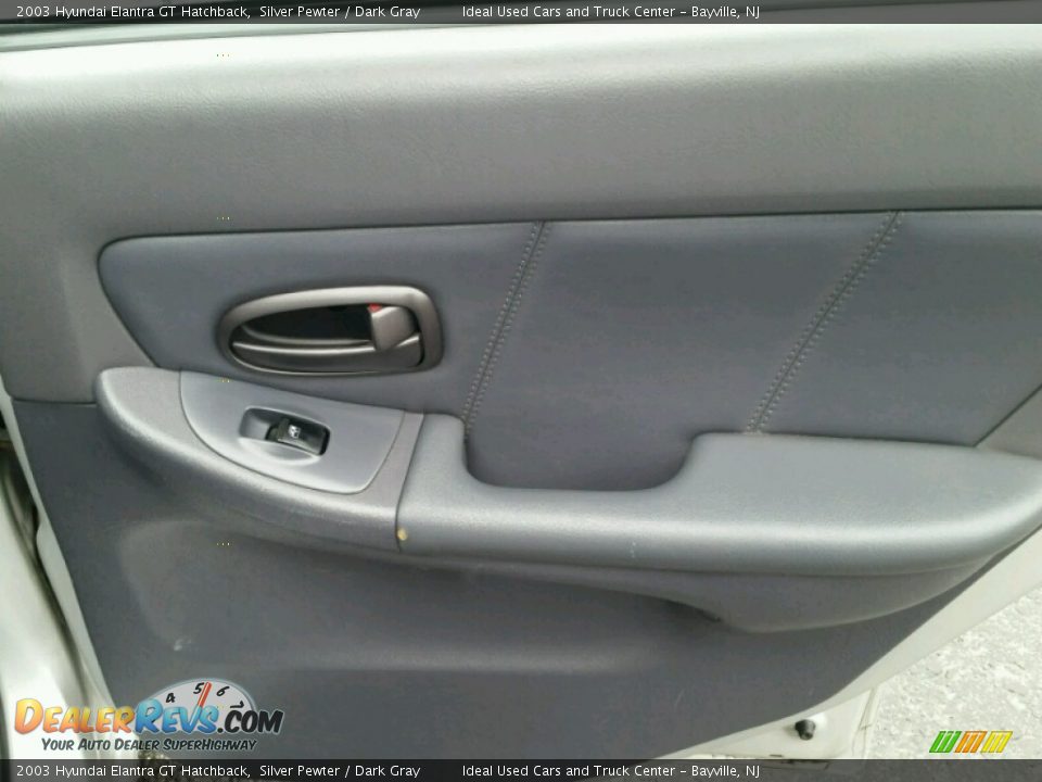 2003 Hyundai Elantra GT Hatchback Silver Pewter / Dark Gray Photo #12