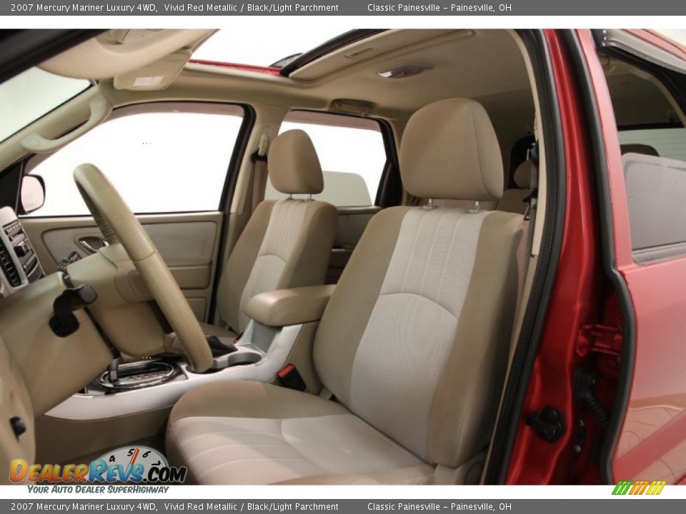 2007 Mercury Mariner Luxury 4WD Vivid Red Metallic / Black/Light Parchment Photo #5