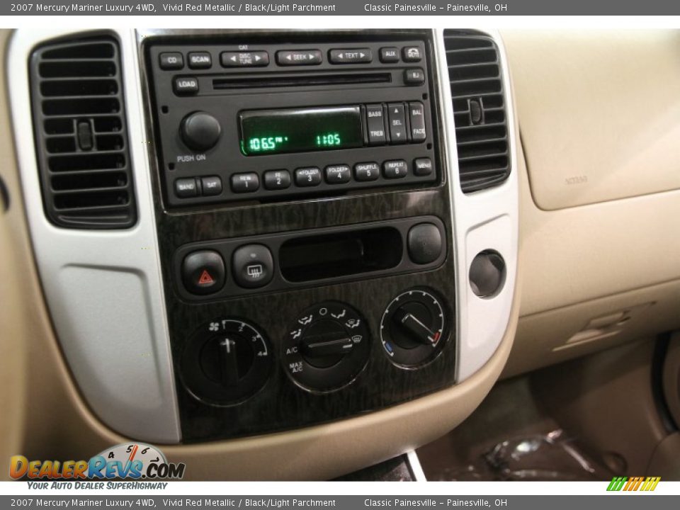 Controls of 2007 Mercury Mariner Luxury 4WD Photo #8