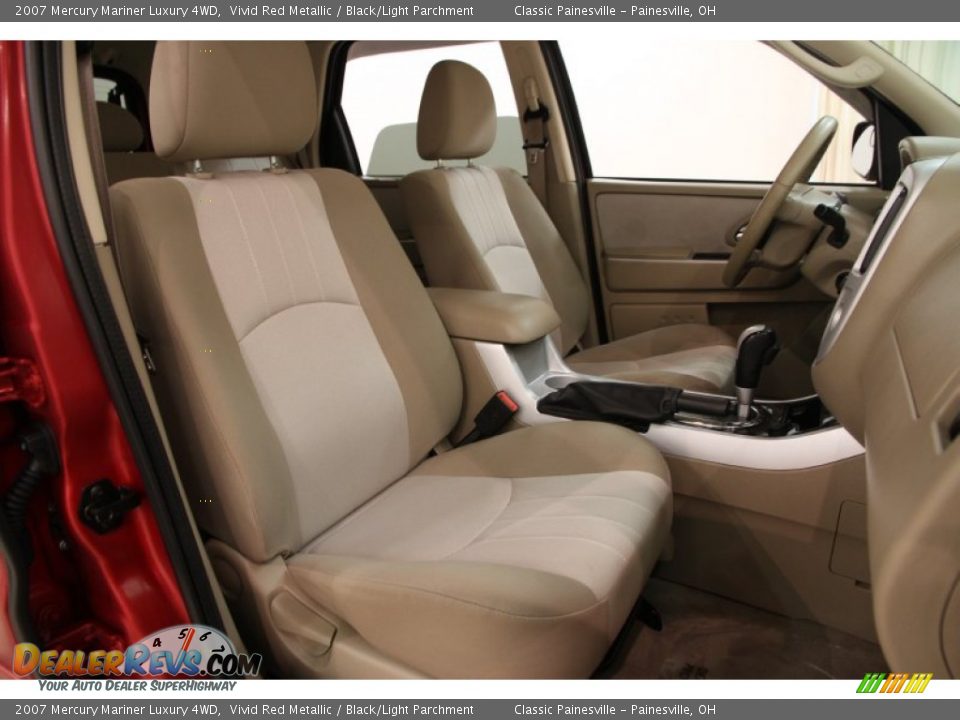 2007 Mercury Mariner Luxury 4WD Vivid Red Metallic / Black/Light Parchment Photo #10