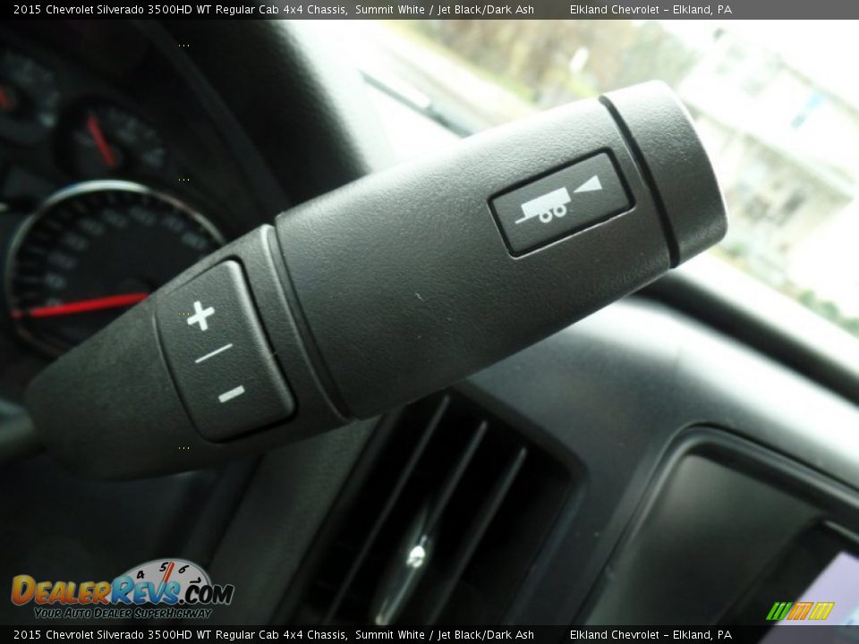 2015 Chevrolet Silverado 3500HD WT Regular Cab 4x4 Chassis Summit White / Jet Black/Dark Ash Photo #25