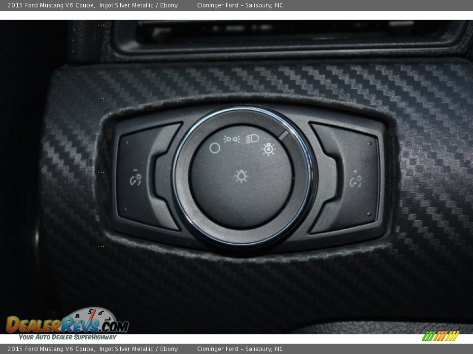 Controls of 2015 Ford Mustang V6 Coupe Photo #19