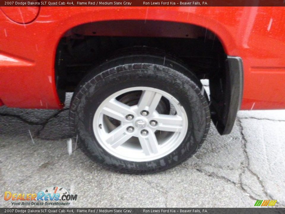 2007 Dodge Dakota SLT Quad Cab 4x4 Flame Red / Medium Slate Gray Photo #9
