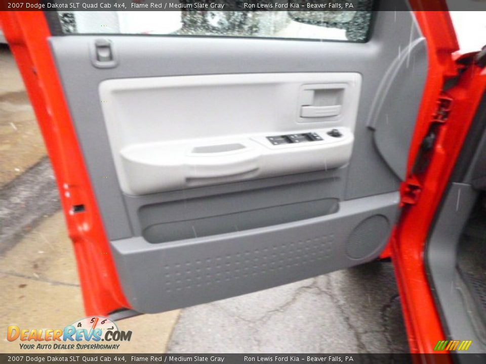 2007 Dodge Dakota SLT Quad Cab 4x4 Flame Red / Medium Slate Gray Photo #11