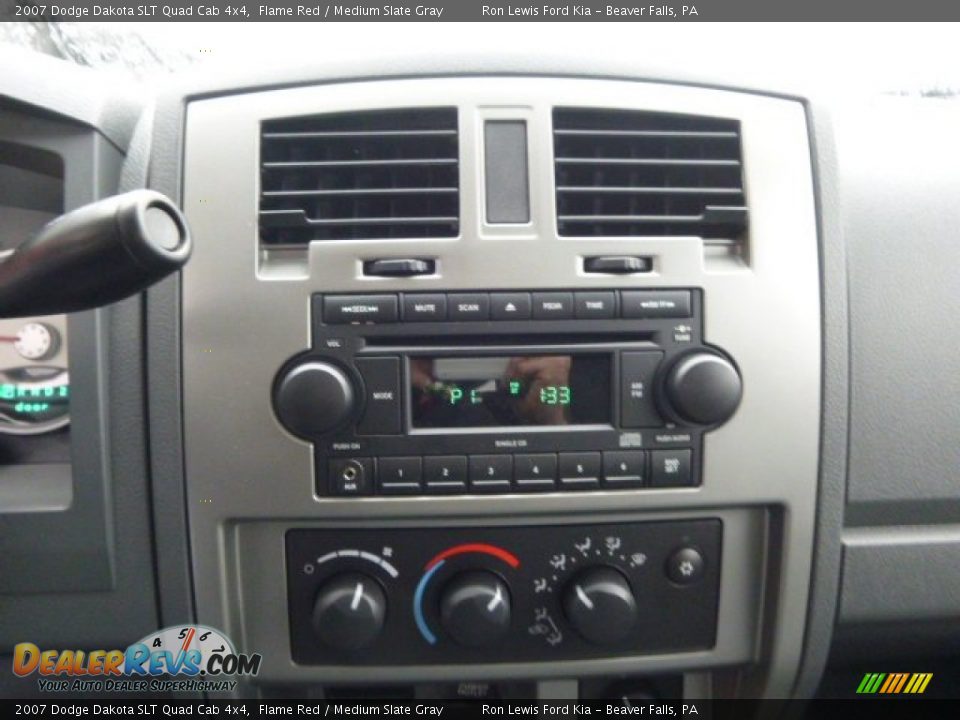 2007 Dodge Dakota SLT Quad Cab 4x4 Flame Red / Medium Slate Gray Photo #16