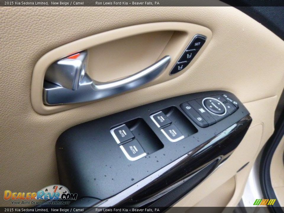 Controls of 2015 Kia Sedona Limited Photo #15