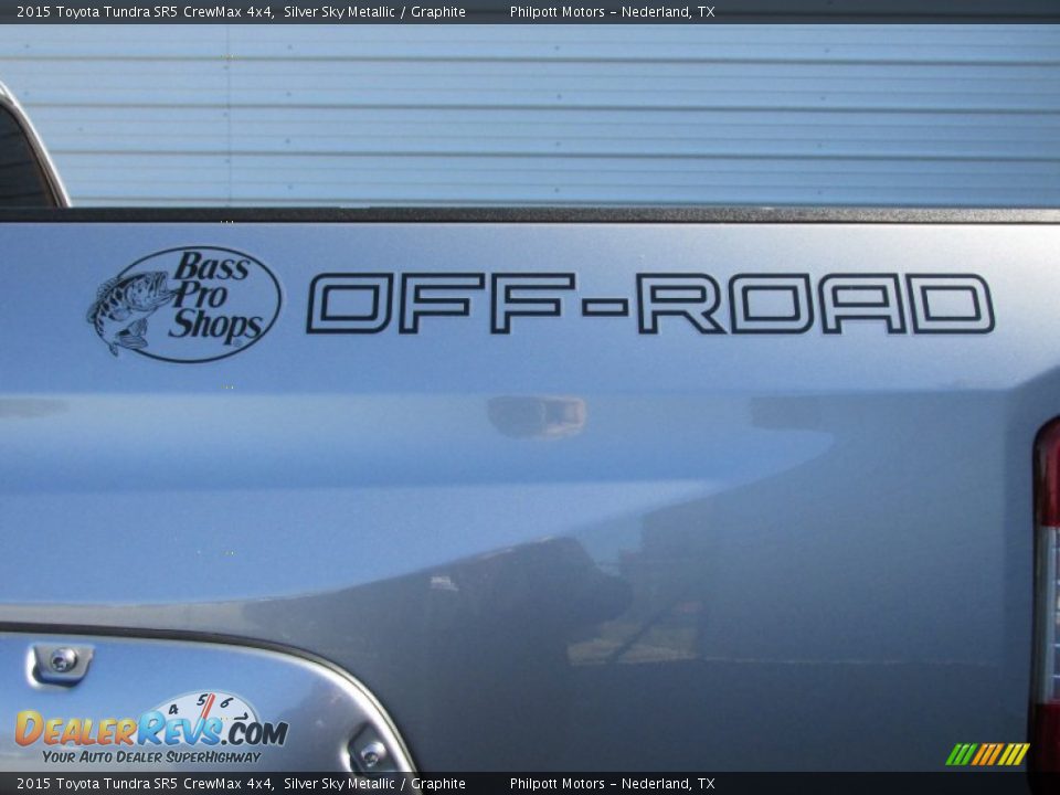 2015 Toyota Tundra SR5 CrewMax 4x4 Silver Sky Metallic / Graphite Photo #18