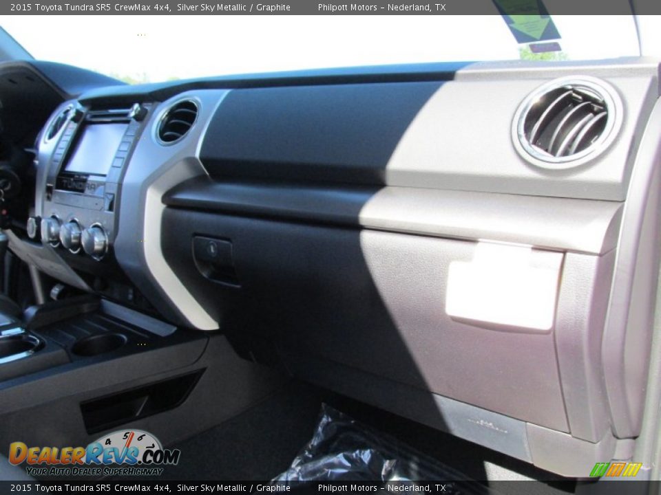 2015 Toyota Tundra SR5 CrewMax 4x4 Silver Sky Metallic / Graphite Photo #22