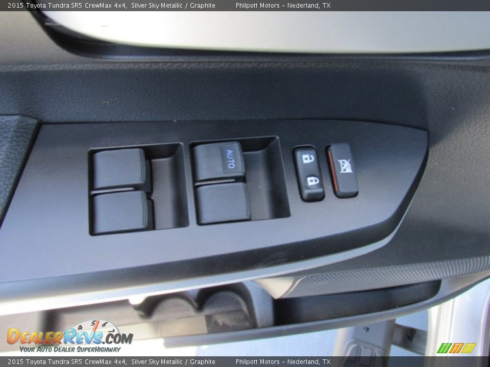 2015 Toyota Tundra SR5 CrewMax 4x4 Silver Sky Metallic / Graphite Photo #26